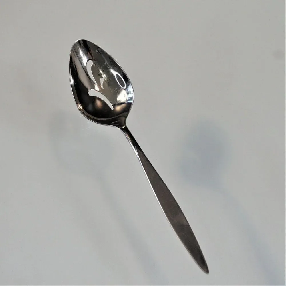 Vintage Oneidacraft Wintersong Pattern Deluxe Stainless Slotted Serving Spoon